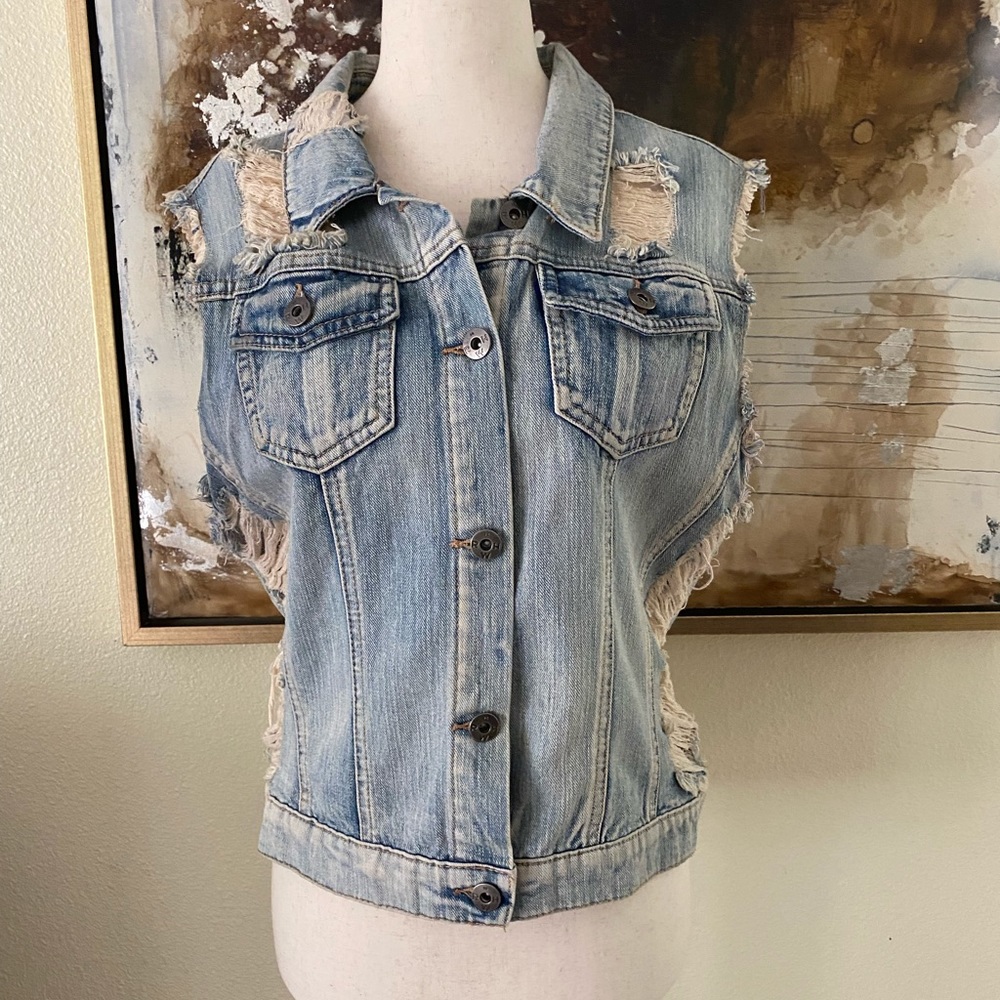 RWH factory distressed jean jacket vest size L